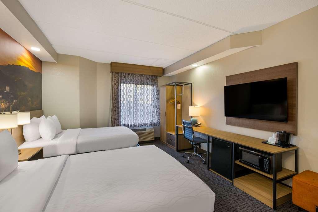Clarion Pointe Sevierville-Pigeon Forge Δωμάτιο φωτογραφία