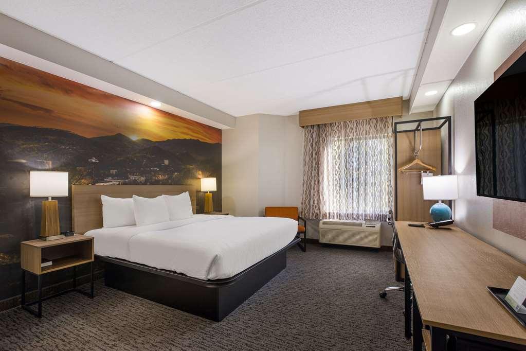 Clarion Pointe Sevierville-Pigeon Forge Δωμάτιο φωτογραφία