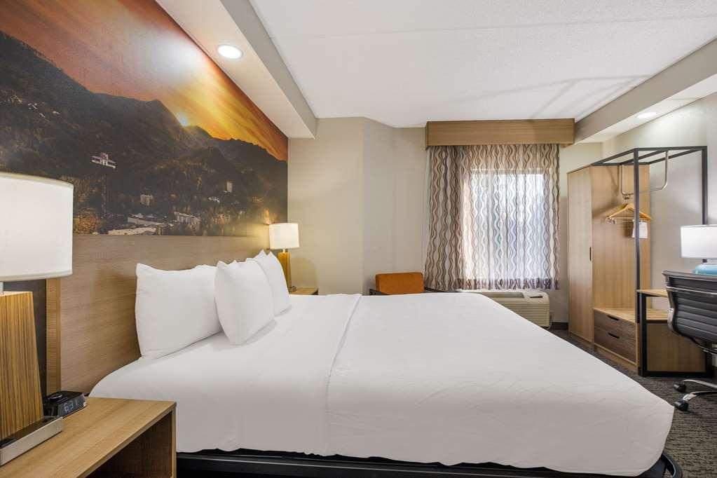Clarion Pointe Sevierville-Pigeon Forge Δωμάτιο φωτογραφία